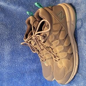 New Balance 899 WW899BR woman's outdoor shoe size 10.5